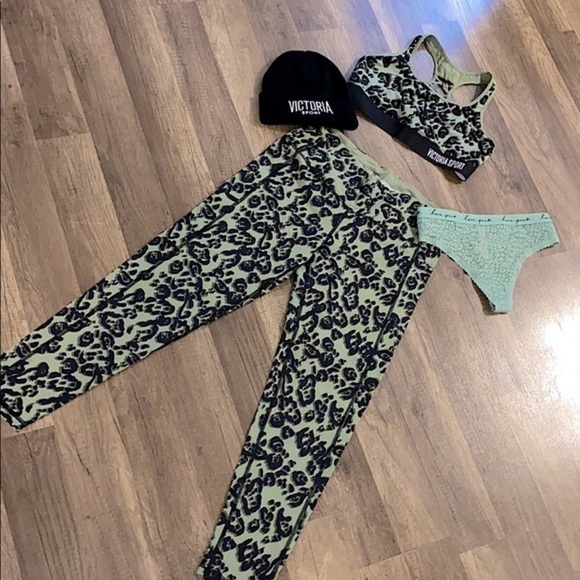 Victoria's Secret Other - RARE!! VSX Victoria’s Secret Sport 🖤✨ 2pc Outfit Set